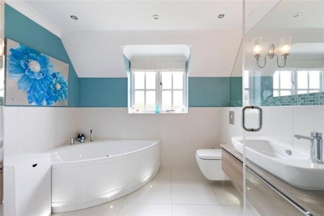 Main Ensuite