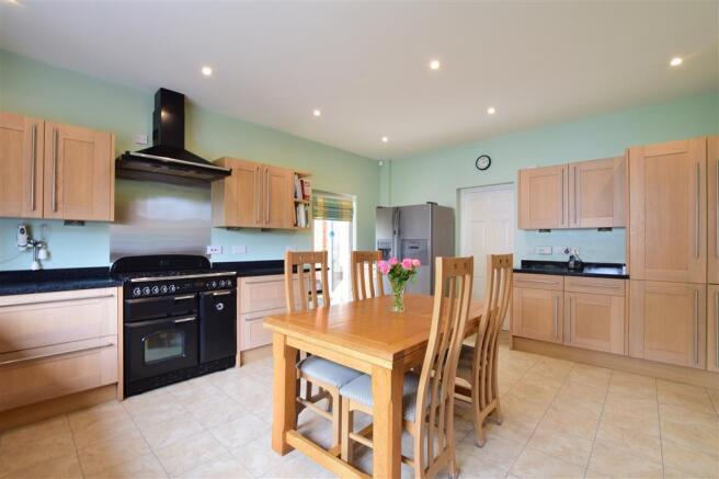 Kitchen/Breakfast Room
