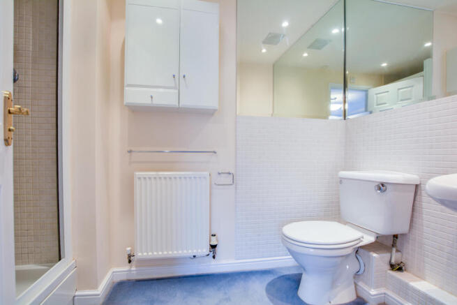 South Knighton Road - En Suite