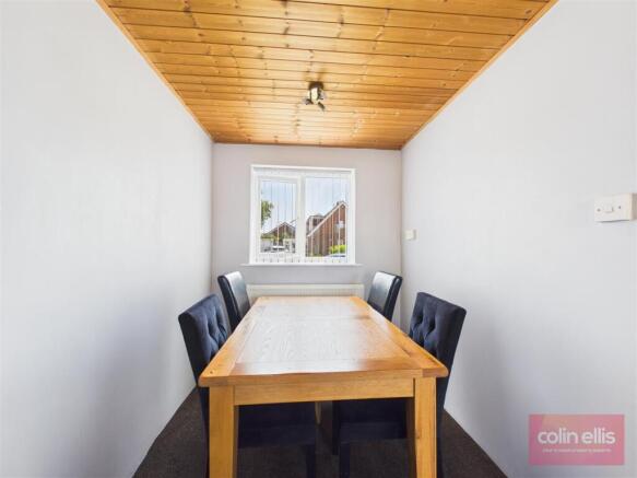 3 bed Semi-Detached for sale Image 6