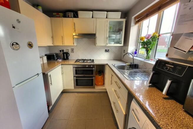 8' Fitted Kitchen 