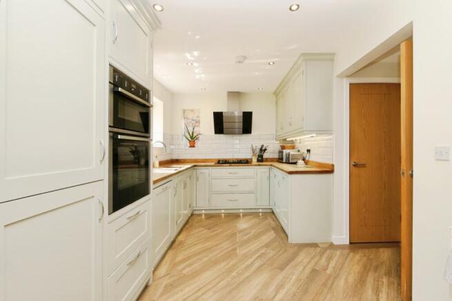 5 bed Not Specified for sale Image 9