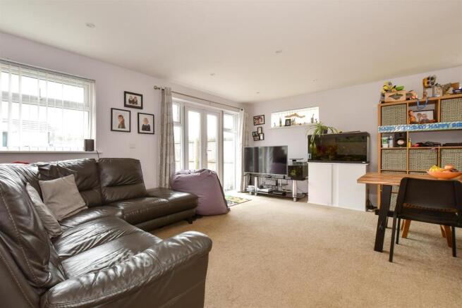 Kitchen/ Living Room