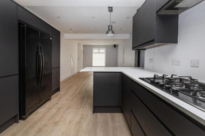 3 bed Terraced to rent Image 7