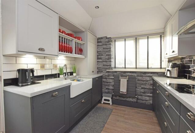 Kitchen V2.JPG