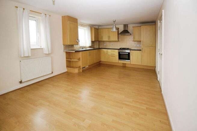 KITCHEN/LIVING ROOM