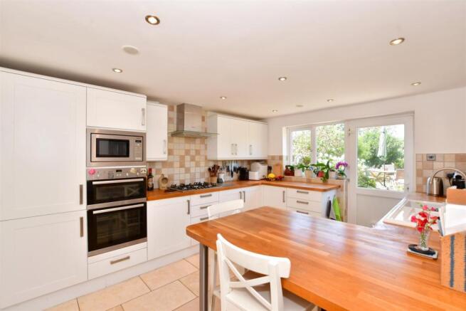 Kitchen/ Breakfast Room