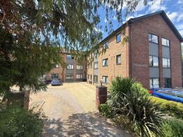 8, Lincoln House, Brookfield Road, High Wycombe HP10 0QA