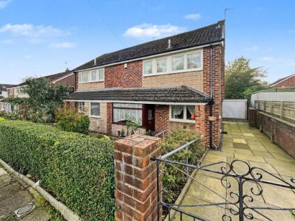 Chadderton Drive, Bury, BL9