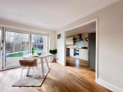 Mons Avenue, Billericay, CM11