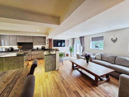 St. Marys Drive, Dunsville, Doncaster, DN7