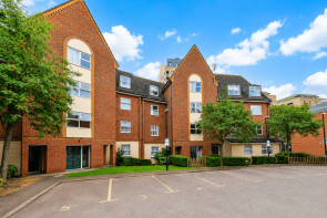 16, 2 Henley Lodge, Willow Walk, London E17 7LB
