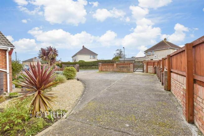 Driveway/Parking