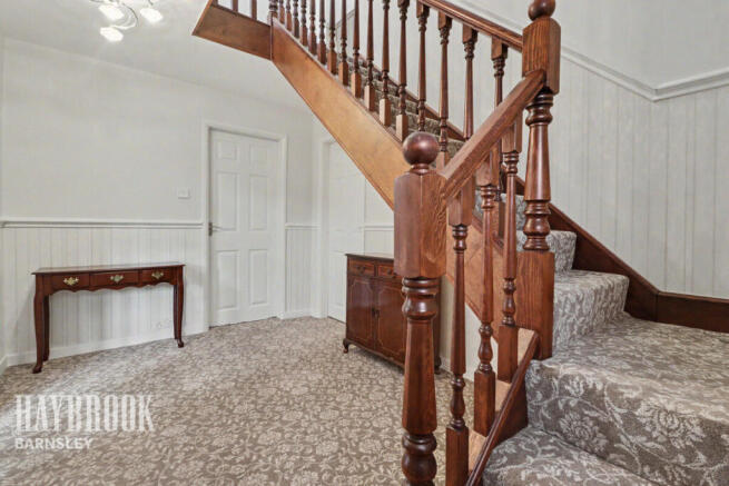 4 bed Detached for sale Image 5