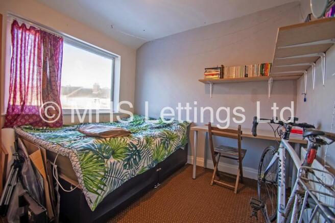4 bed Terraced to rent Image 5