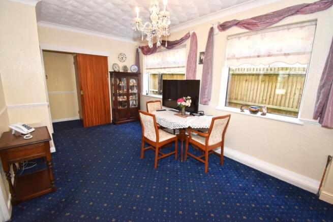 Sitting/Dining Room