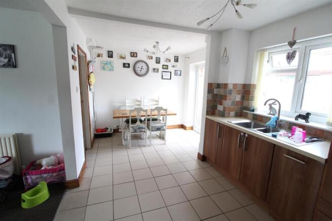 Kitchen Diner.JPG