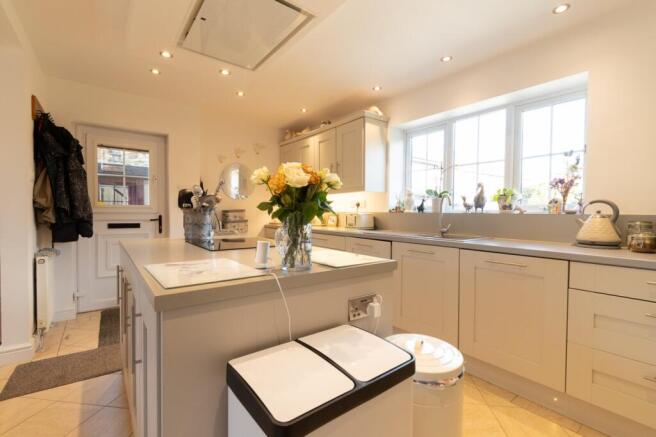 3 bed Detached for sale Image 7