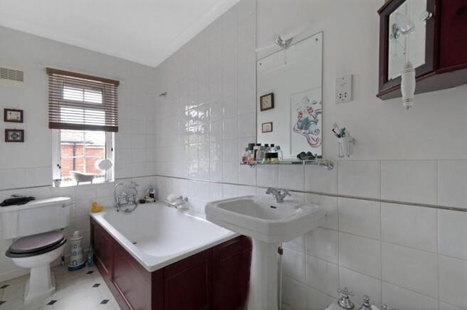 En-suite bathroom