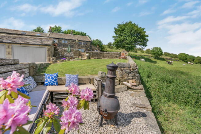 4 bed Semi-Detached for sale Image 3