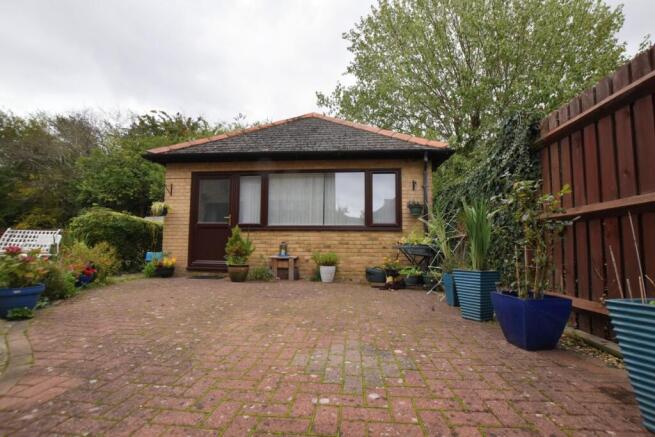 17a Selby Grove front