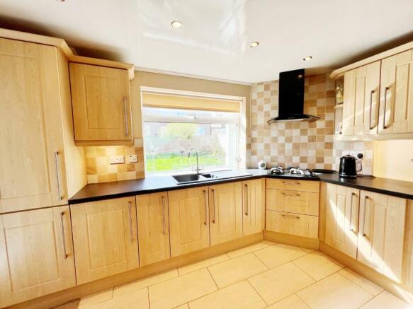 Kitchen pic 3.jpg