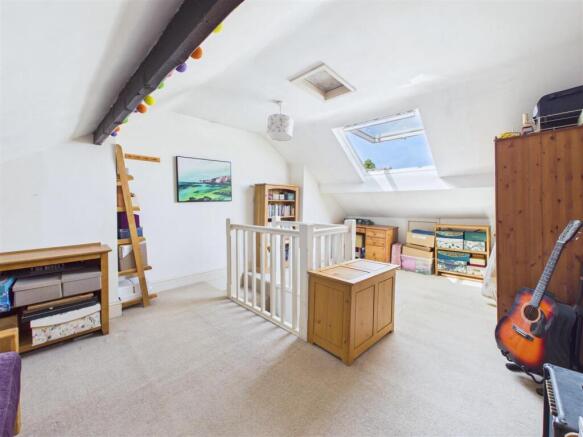 3 bed Terraced for sale Image 12