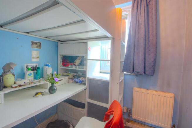 3 bed Semi-Detached to rent Image 8