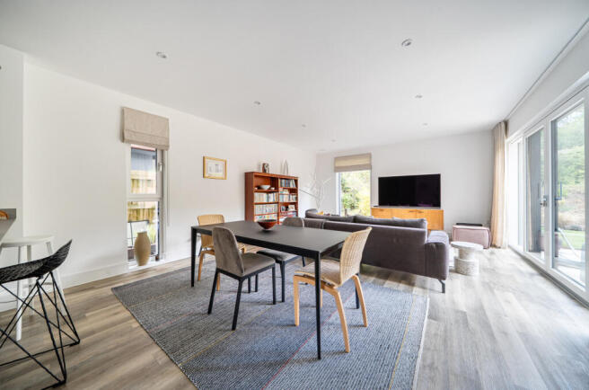 Dining/sitting room