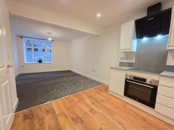 2 Bed Maisonette Flat