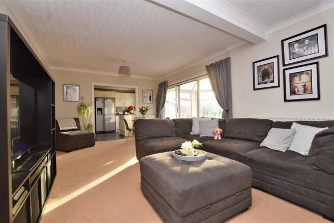 Lounge / Breakfast Room
