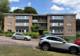 4, Dunsmore, The Hoe, Carpenders Park WD19 5AU