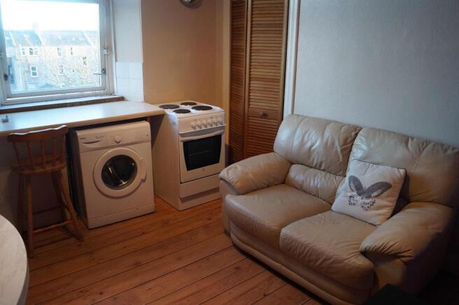 Lounge/Kitchen