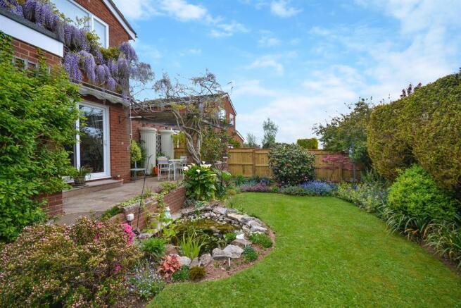 GARDEN 