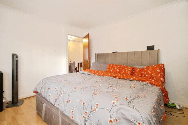 3 bed Semi-Detached for sale Image 7