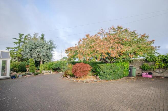 Front of property.jpg