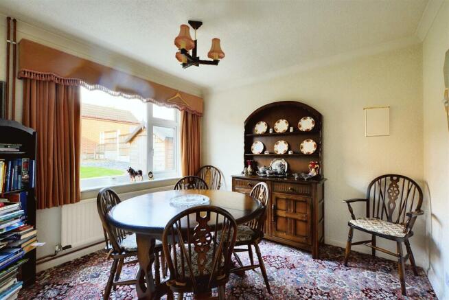 Dining Room_1.jpeg