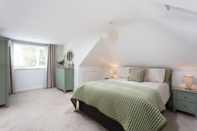 4 bed Detached Bungalow for sale Image 9