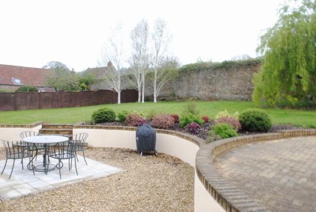 Photograph 7