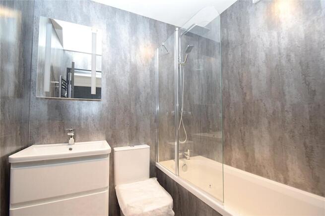 2 bed Apartment to rent Image 7