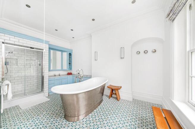 En Suite Bathroom