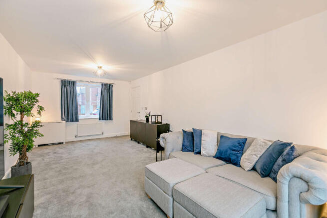 4 bed Detached for sale Image 6