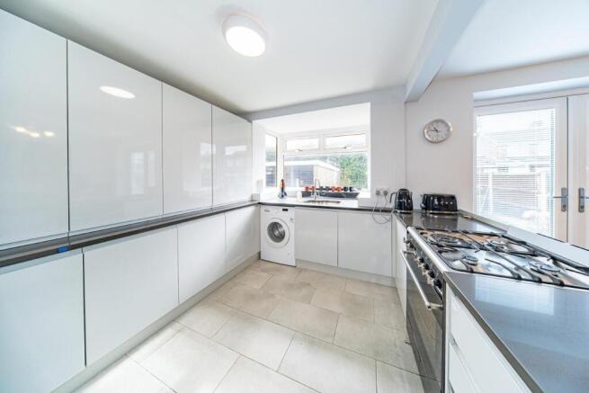 17 Arnside Avenue kitchen.jpg