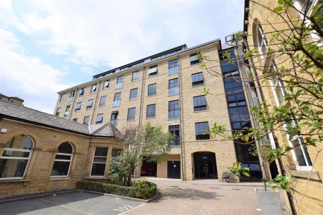 2 bed Apartment to rent in huddersfield