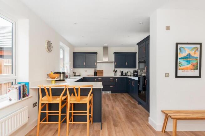 0R9WWBG - Kitchen D.jpg