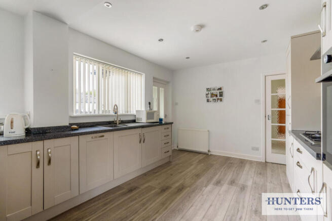 Layton Crescent, Rawdon, Leeds photo 4