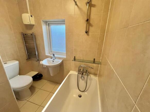 2 bed Terraced for sale Image 5