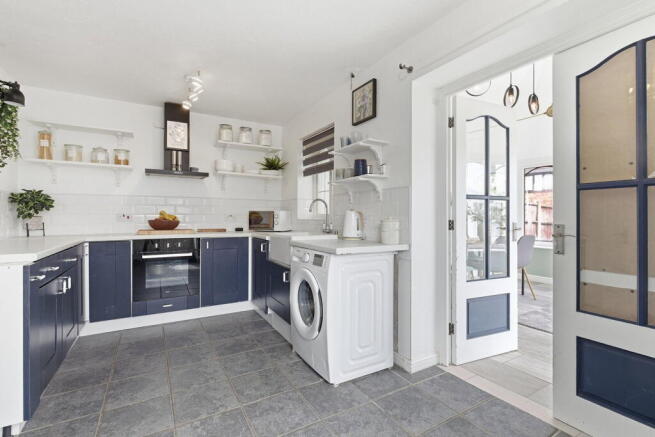 3 bed Semi-Detached for sale Image 6