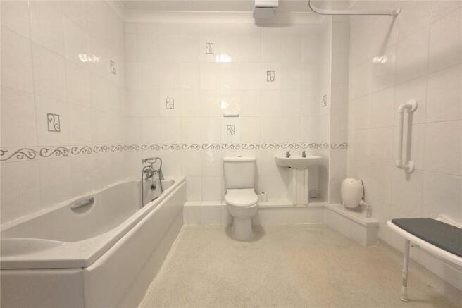 2 bed Apartment for sale Image 12