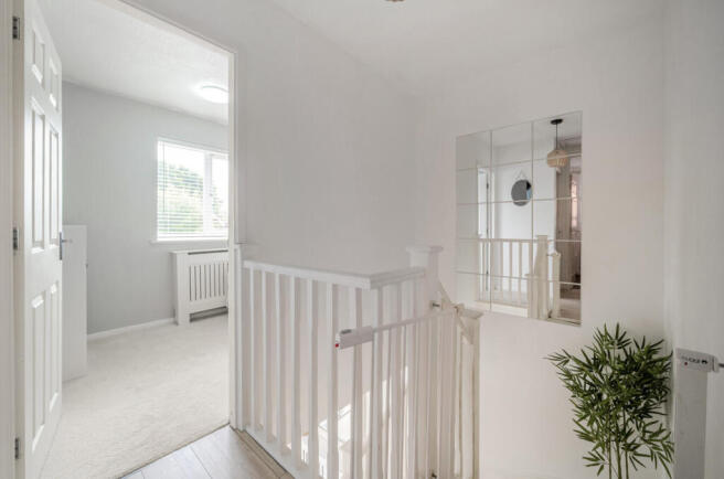 1319768-15-686b92...